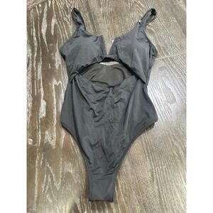 One Piece‎ swimsuit